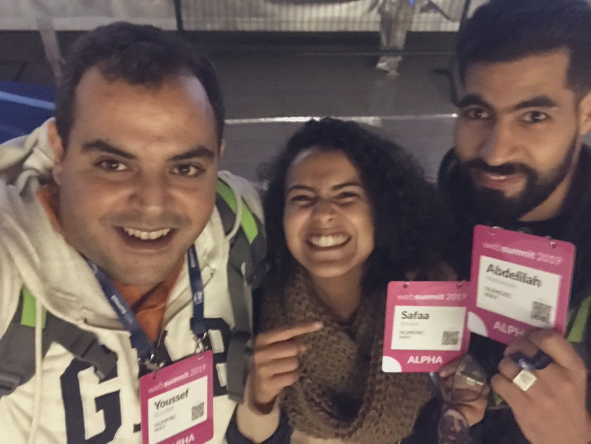 Safaaboubia's tweet image. We had the most wonderful bem vinda at Lisboa airport by the @WebSummit team &amp;amp; volunteers, we got our badges and lot of smile !
.
#miniapis team
#WebSummit19