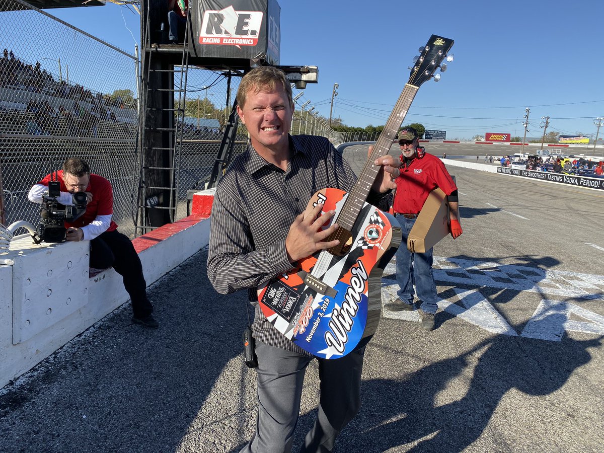 Here it comes. The wait is over. 

#AllAmerican400 now! 

I’ll give-a-way a full year subscription to @speed51dotcom for 51 RTs. 

Watch live 📺: bit.ly/AllAmerican400…