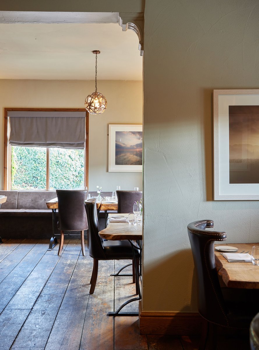 wildebeestarms's tweet photo. Looking for somewhere for a spot of lunch? 

We're just minutes from the city - perfect to get away from the hustle and bustle. Choose from our A La Carte Menu or try our Lunch Du Jour Menu where you can get 2 courses for £19.50 or 3 courses for £25. https://t.co/TGX2odLt75