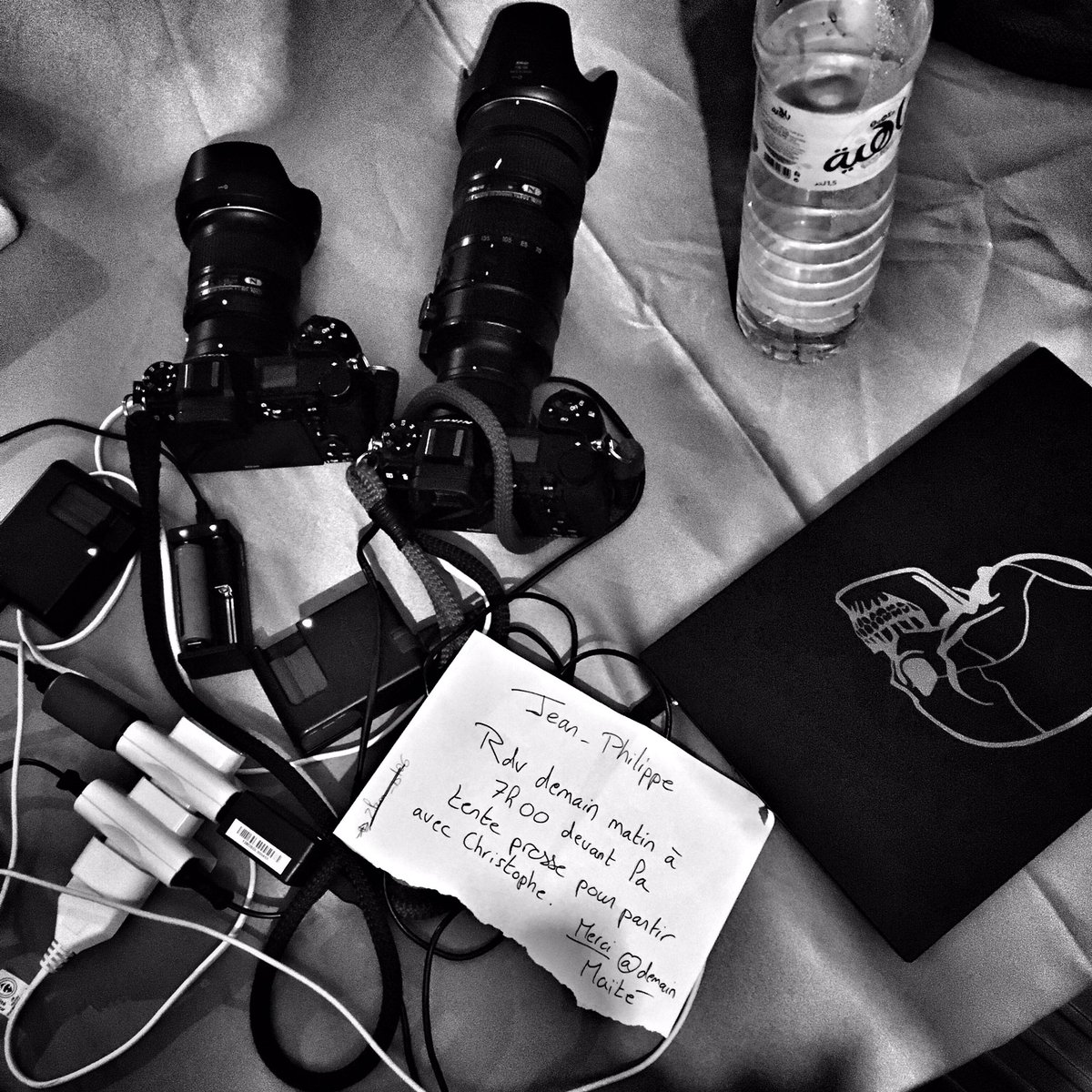 JpKphotographer's tweet photo. -J4: Message reçu- #morocco #merzouga #trekrosetrip #dailylife #pictureoftheday #streetphotography #rosetripmaroc2019 https://t.co/FEbInTyAeG