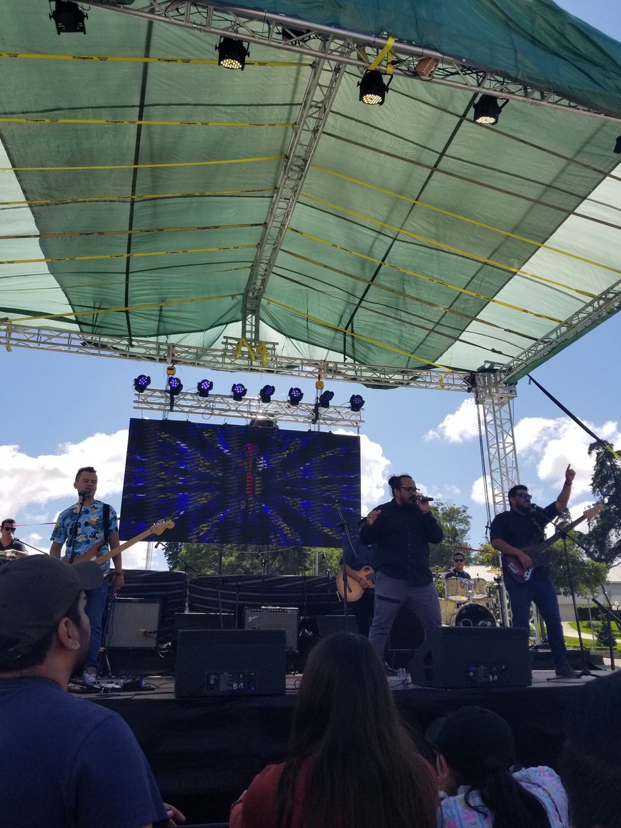 AriesEgc's tweet photo. La fiesta @Friguey puso a bailar al #FestivalPremiosEstela2019 en @premiosEstela .
#musicasv #conciertos #ariesegc https://t.co/kNmgWbtwGj