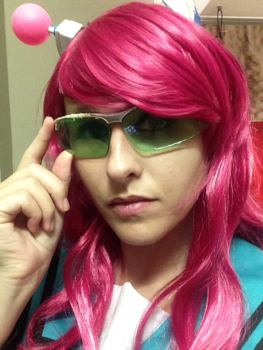 miku_cosplay's tweet photo. Day 1 of London MCM last week and my Saiki cosplay 💗💚💗💚 #londoncomiccon #October2019 #Cosplay #anime #saikik #Friday https://t.co/4hbqMWgfVb