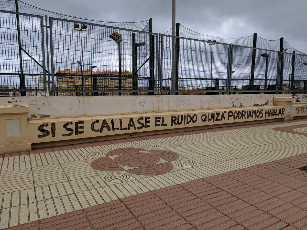 Cabritas_bardas's tweet photo. Si se callase el ruido quizá podríamos hablar...
Las calles de la ciudad, amanecieron más bonitas esta mañana.
El primero de muchos, no podía ser de otro que @SerranoIsmael. Gracias por inspirarnos tanto, maestro. 
#poesiaenmuros #accionpoetica #poesiacanaria #ismaelserrano https://t.co/yIfcSmjEXq