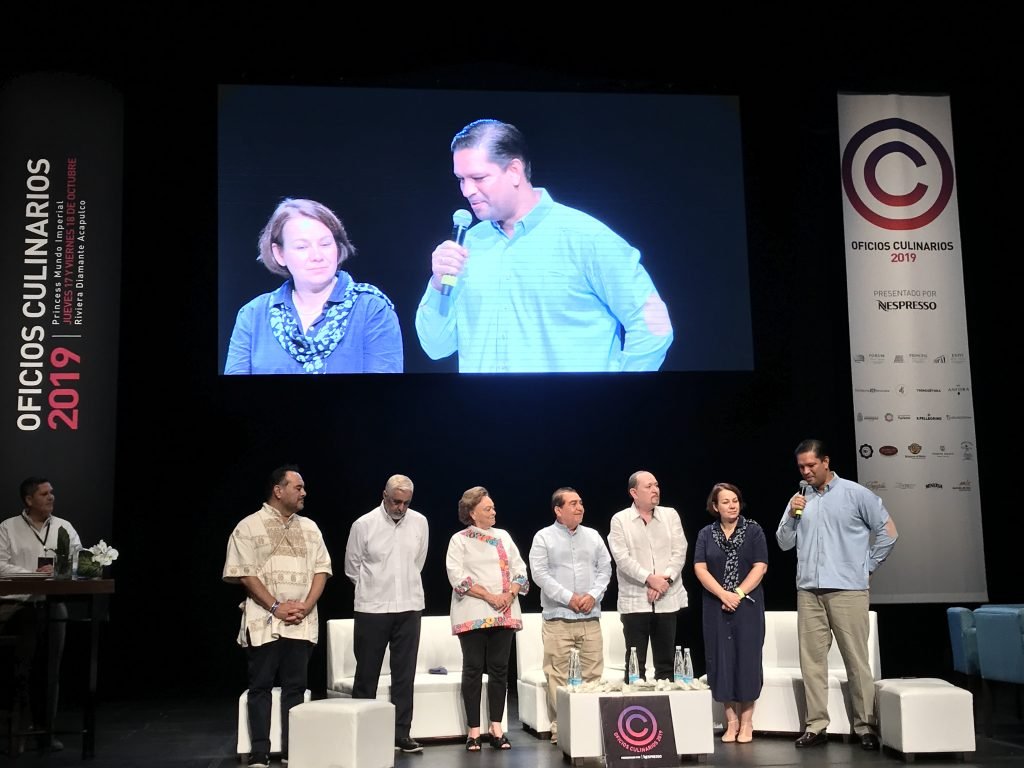 <a href="/OCulinarios/">Oficios Culinarios</a> 2019 destaca la diversidad de ocupaciones que se desprenden de la gastronomía, conoce más sobre este evento que contó con la presencia de figuras como <a href="/MunozZurita/">Muñoz Zurita Daniel</a> y más. 👇

#OficiosCulinarios2019

soo.nr/pWoi