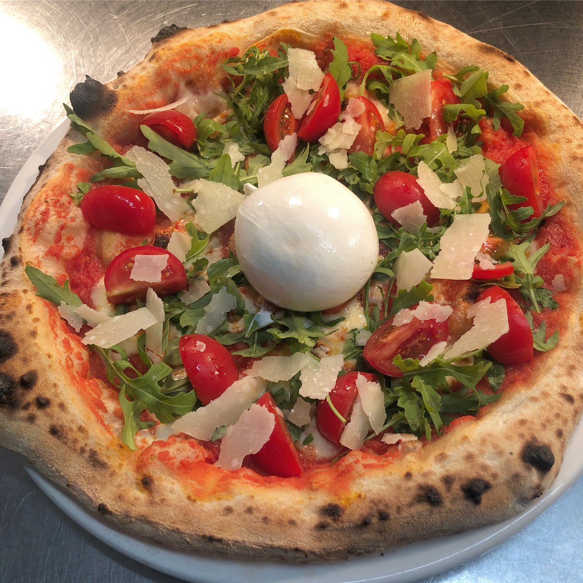 SalernoOundle's tweet photo. New special pizza for November! Tomato, mozzarella, cherry tomatoes, rocket, Parmesan and burrata! 
.
.#burrata #special #pizza https://t.co/mB1lKvc4kH
