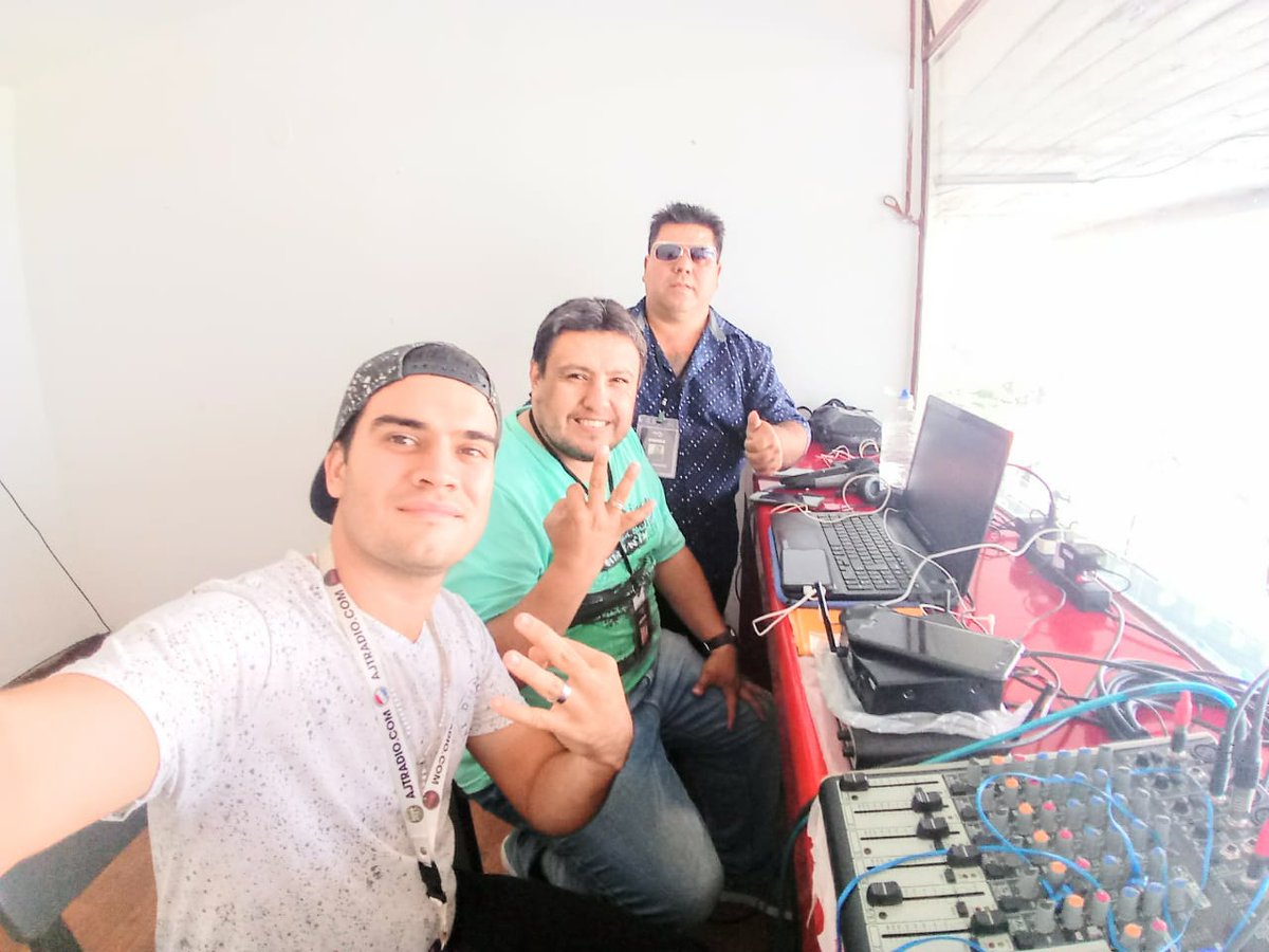 ajtradio's tweet photo. 📡💻📲
@SpLuquenOficial vs @elClubOlimpia se enfrentan por la ✳Fecha 16 del #clausura2019
✴En Vivo
✅Con la Priva, rodando el ⚽️ 18:30hs
🏟 #estadiodefensoresdelchaco #repost
 #asuncion #sajonia #paraguay🇵🇾 #juntoshastalasestrellas 💫 @cesar_achinelli https://t.co/Yii1fzlUbj