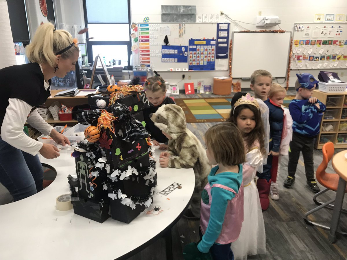 kellyannefitch's tweet photo. Check out 4K’s spooky haunted house creations...great teamwork, collaboration, turn-taking &amp; fun! #ETlearningignitED https://t.co/gq4mq9HhdU