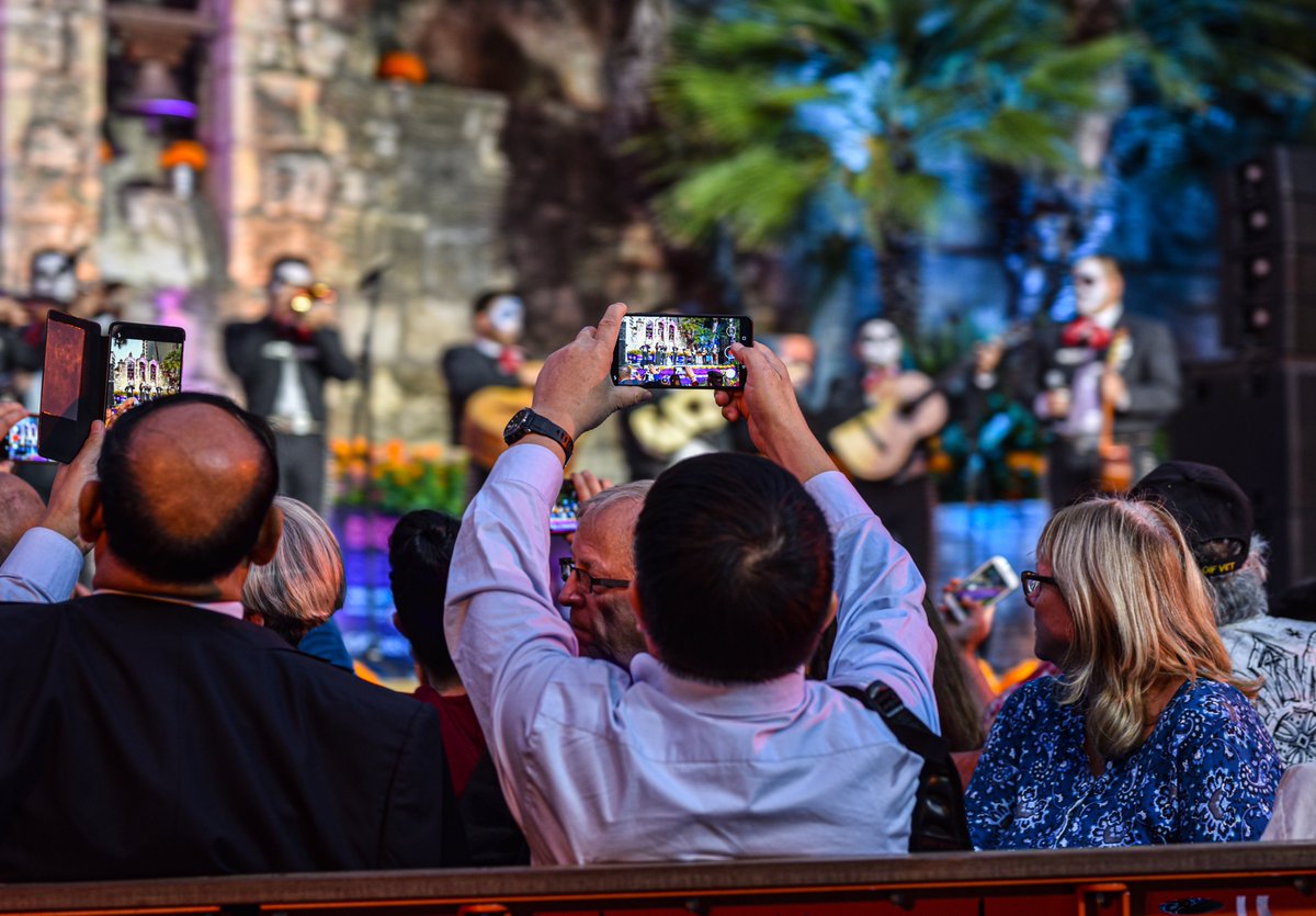 dod_sat's tweet photo. We want to share these photos from the second night of Day of the Dead.
#DODSAT #photos #DayoftheDead #SugarSkull #DiaDeLosMuertos #Mexico #DiaDeMuertos #Skeleton #Skull #Flowers #UNESCO #AllSaintsDay #AllSoulsDay https://t.co/rqXWwK5EXl