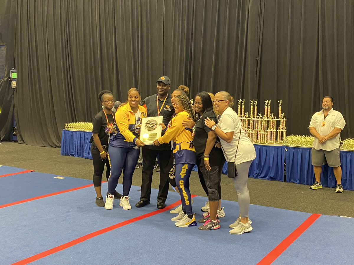MPD_PAL's tweet photo. 2019 @MiamiXtreme Cheer Program of the Year! Thank you @MiamiPD Ofc. Gainous for your hard work and dedication to the program year after year! #kidsandcopstogether @CityofMiami @Nationalpal https://t.co/var2n6mzWV