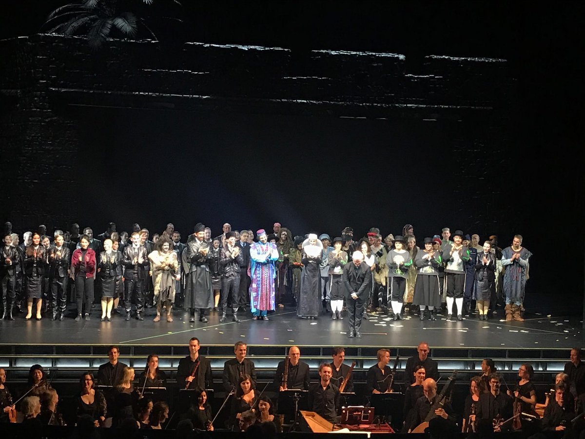 Bravi tutti! 👏👏👏 Wir gratulieren Cast &amp; Crew zu einer gelungenen #Premiere des #Händel #Oratorium|s #BELSHAZZAR in der Inszenierung von Sebastian Baumgarten und unter der Leitung von Laurence Cummings des #OrchestraLaScintilla! Nächste Vorstellung 6.11. bit.ly/OHZ-Belshazzar