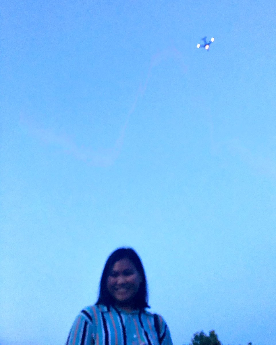 stapegs_'s tweet photo. it’s a plane! No it’s @saffy_almoite 😂🥰 https://t.co/B7SZ1lFLMo
