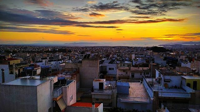 TMaikousis's tweet photo. Today's sunset captured in a @migreece Note 7
.
.
. #Vironas #Greece #rooftop #panoramic #cityscape #city #sunset #town #dusk #panorama #travel #traveling #visiting #instatravel #instago #architecture #skyline #house #sight #urban #evening #tourism #bui… https://t.co/ILS8igCvXT https://t.co/94BElEuiDk