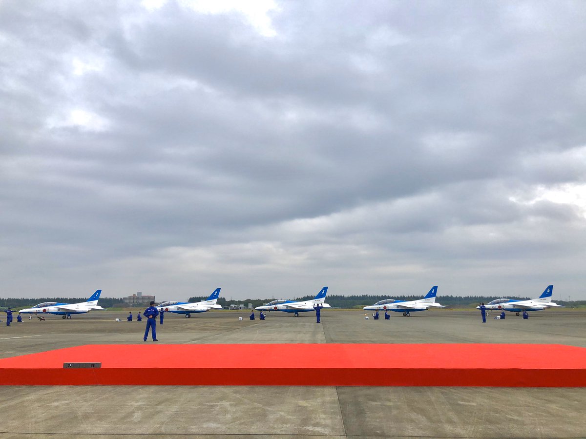 Mai Ma Ine 入間航空祭19 一つひとつの動きがとても洗練されていて日本って凄いなって改めて感動 大好きな4番機の正面で幸せな時間でした 入間航空祭 入間基地航空祭 入間基地航空祭19 入間基地 ブルーインパルス 4番機 村上綾