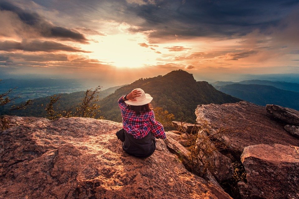 go2Thailand's tweet photo. ปีนี้ไปขึ้นเขาหลวงกันหรือยัง? ถ้ายัง #จัดทริปเลย
.
เปิดนานแล้วนะ สำหรับเขาหลวง จ.สุโขทัย
ที่ต้อนรับให้นักท่องเที่ยวสาย Trek สายเขา
มาพิชิตความสูง ความสวยงามกัน ใครที่ยังไม่เคยมา
อาจจะต้องชวนคนข้างๆ

มาลองพิสูจน์ความเหนื่อย ความสนุก
ในครั้งนี้กันสักหน่อยแล้ว 😍😻

#amazingไทยเท่ https://t.co/OudNpfKH5V