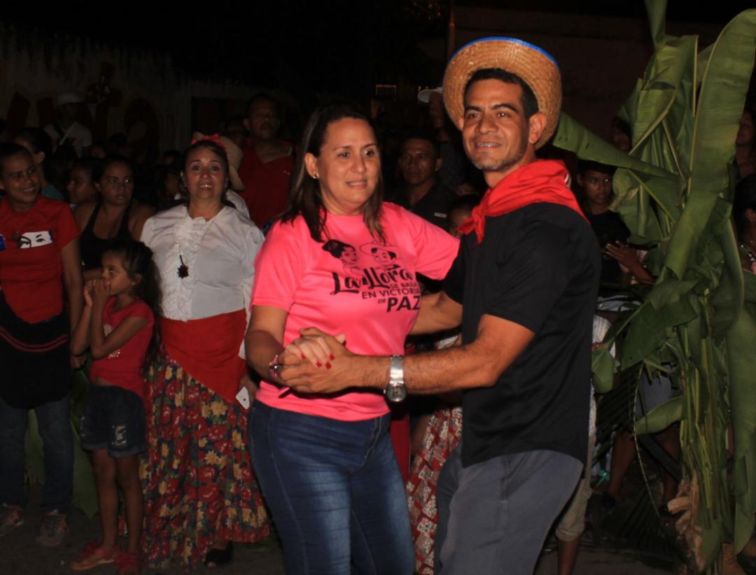 #EnFotos 📸| Así Zuata celebró su Fiesta de Llora esté sábado junto a la alcaldesa <a href="/SumireFerrara/">Sumiré Ferrara</a>. #Tradicion <a href="/NicolasMaduro/">Nicolás Maduro</a> <a href="/RMarcoTorres/">Rodolfo Marco Torres</a> #RibasEsPotenciaCultural
