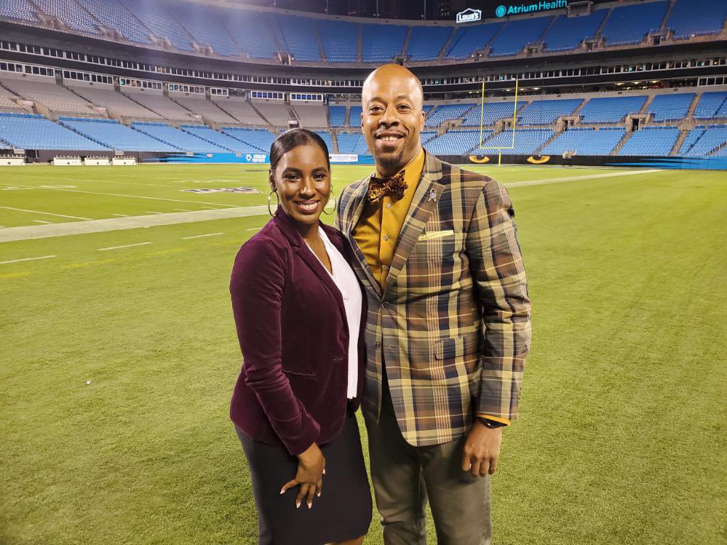 Sheena_Marie3's tweet photo. Football is family. Great seeing @TDavenport_NFL at today’s Panthers-Titans game. https://t.co/nVTjElNFbd