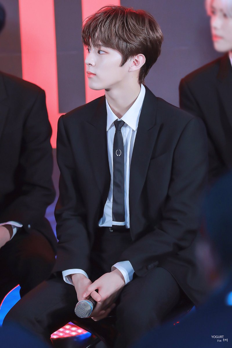 yogurt_1027's tweet photo. 190827 기자회견
#김우석 #우석 #KIMWOOSEOK #엑스원 #X1 https://t.co/VNiiJ0ziMR