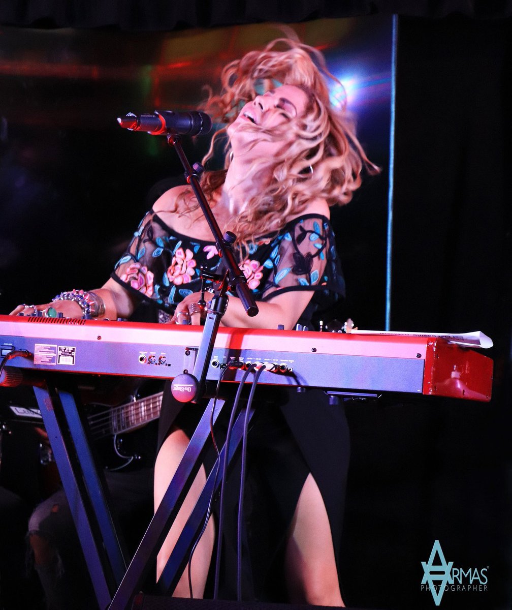 lenaburkemusic's tweet photo. Last night gozando🎹at Casino Miami.Thank u 4being an amazing audience!Gracias a todos los q nos acompañaron!Gracias a mis musicazos @YadamMusic @yoeldelsol @lazarordez #jorgedobal #albertoferro,Magilee &amp; Flavia  @malenaburke2 Thank u @reneguim_miami &amp; @PlayCasinoMiami #seguimos https://t.co/Rj6PnhhkfM