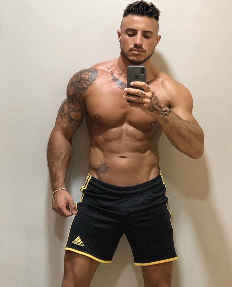 KleinKerrCF's tweet photo. Buenísimas Noches!!! 😍😍😍 @kleinkerr1 #kleinkerr https://t.co/paCjgaFYv0
