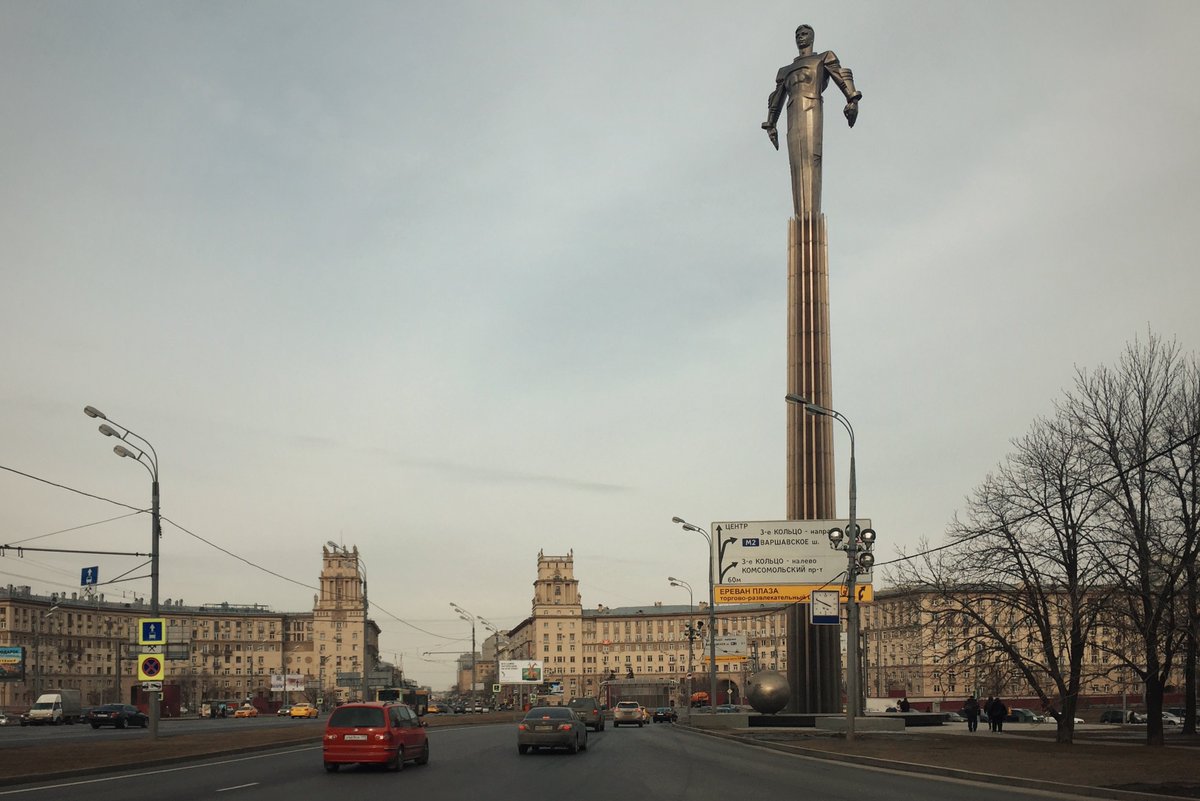 Next up is the Yuri Gagarin monument in Yuri Gagarin Square in Moscow.The impressive 40 meter tall obelisk designed by Pavel Bondarenko depicts a Gagarin that seems to be launching himself toward the cosmos.The monument is still maintained, especially on Cosmonautics Day.3/