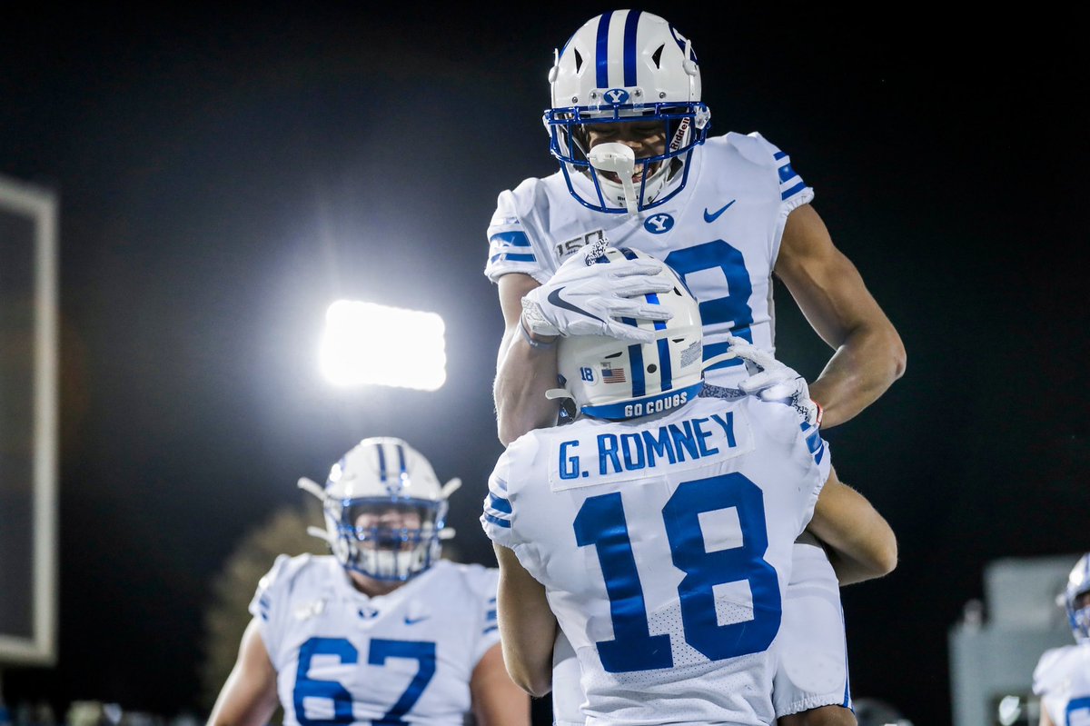DaveMcCannTV's tweet photo. Families are forever! #GoCougs #BYUFOOTBALL #BYUvsUSU #BYUAFR https://t.co/FHbravMmQH