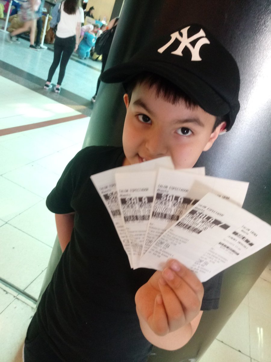 Vani_2705's tweet photo. Hay 2 que no se quisieron perder #CrimenesImposibles.Felices de ver a Fede en cine, un poco de susto por momentos y mucha emoción al final.
Salieron encantados con la peli @balfederico .
@CI_lapelicula https://t.co/dJXoNISkQK