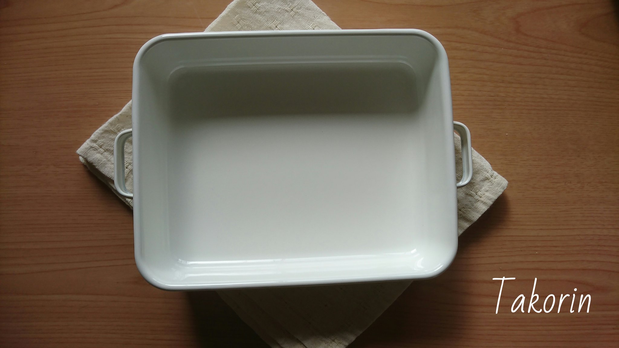 たこりん おはようございます 無印良品で可愛いバットを見つけたので買って来ました 新商品のホーローオーブンバットです 浅いタイプと深いタイプのがありましたよ とにかく可愛いです 皆さま 素敵な休日をお過ごし下さい 無印良品 無印