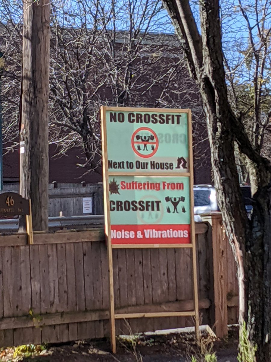 Oaklandish617's tweet photo. @universalhub Looks like the neighbors aren't fans of the Brookline Teen Center's CrossFit class. https://t.co/mncG43lrPw