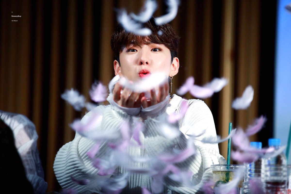 kirose_7's tweet photo. モンベベ!!!!!!!!!!!今日はいい推しの日みたいですよ!!!!!!!!

#MAMAVOTE #monstax @OfficialMonstaX https://t.co/dM4rveCXqs