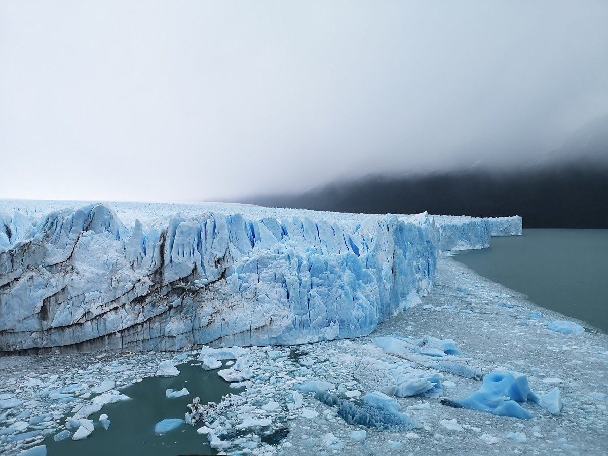 No hay palabras para describir lo que se siente estando allí, pero en una palabra, sublime!

#GlaciarPeritoMoreno #ParquedelosGlaciares #FindelMundo #Patagonia #ModoTrotamundos