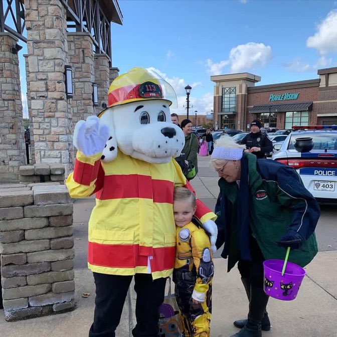 FFTWP1795's tweet photo. Treat Street was a huge success with the best turn out to date! Thanks to all who joined the fun. #proudpast #brightfuture #communityfun #fftwp #bwfalls #candyforall https://t.co/Gy4M3W7V0Z