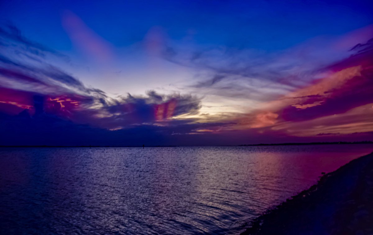 FloridianCreat1's tweet photo. 🖖🏼🌞🖖🏼 @StormHour @RealSaltLife @ThePhotoHour  @EarthandClouds @EarthandClouds2 @DunedinBeach ✌🏼🌞✌🏼 https://t.co/mLoKifpp6N