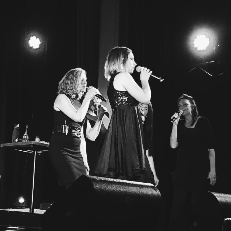 Such a great crowd and a beautiful vibe from South of the River Choir at <a href="/memomusichall/">MEMO Music Hall</a> yesterday for St Kilda Jazz Summit. Thanks to Simon Foster for the incredible sound 🙏❤️ #cocoslunch <a href="/GabeyMacgregor/">Gabey MacGregor</a>