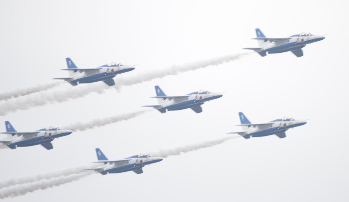 toranosuke1977's tweet photo. 入間航空祭のブルーインパルスとRF-4E https://t.co/1S3ZydlhlR