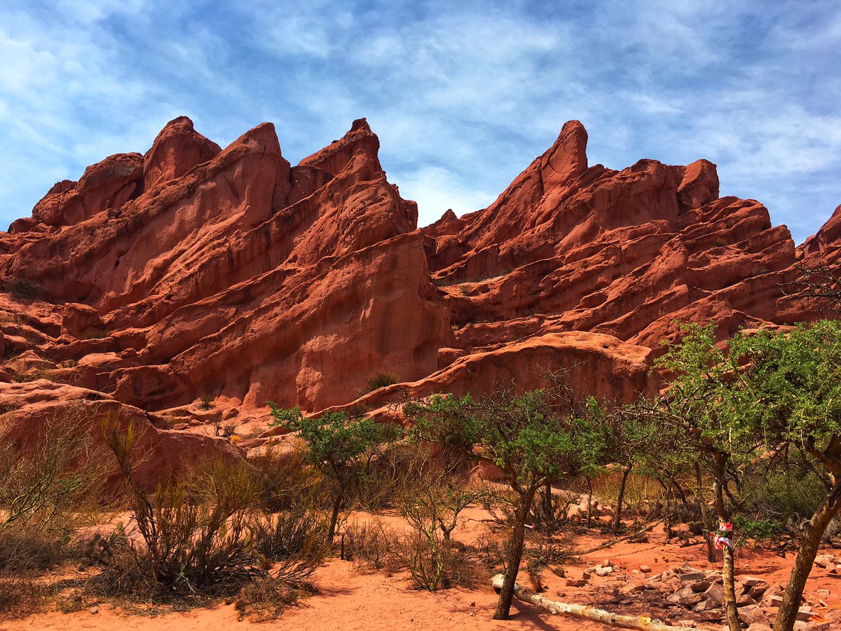 MaryConibear's tweet photo. Torrential lightning and thunderstorm made for dramatic wine tours the day before but washed the rocks and sky clean for our return trip north #cafayate #argentina https://t.co/QHV39zrGhC