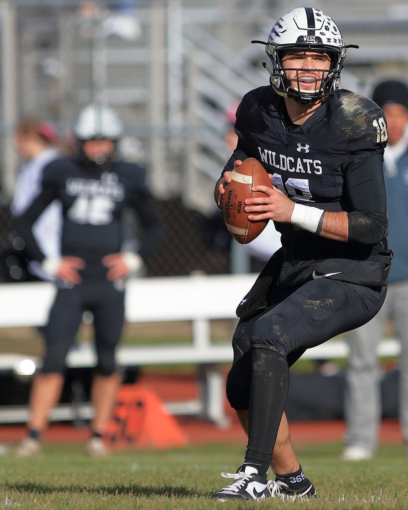 thecarsoncamp's tweet photo. Thank you to the Normal West football program for giving me the best 4 years of my life. It was a true honor of being your QB for the last three years. Will deeply miss it next year. Once a Wildcat always a Wildcat! #18 https://t.co/FltoJYzmqN