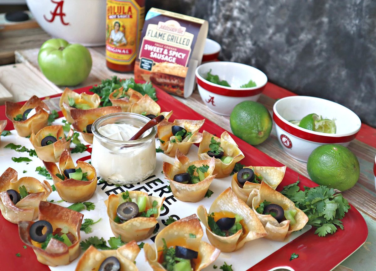 dixiechikcooks's tweet photo. Want to win tickets with ALL expenses paid to the 2019 SEC Championship Game? ๐๐
#ad
@Johnsonville is looking for the BEST sausage-inspired tailgating recipe in return. ENTER TO WIN - Get my recipe and link to win = https://t.co/tQtWfon4sh
#TailgateThrowdown https://t.co/ieaEhMEczf