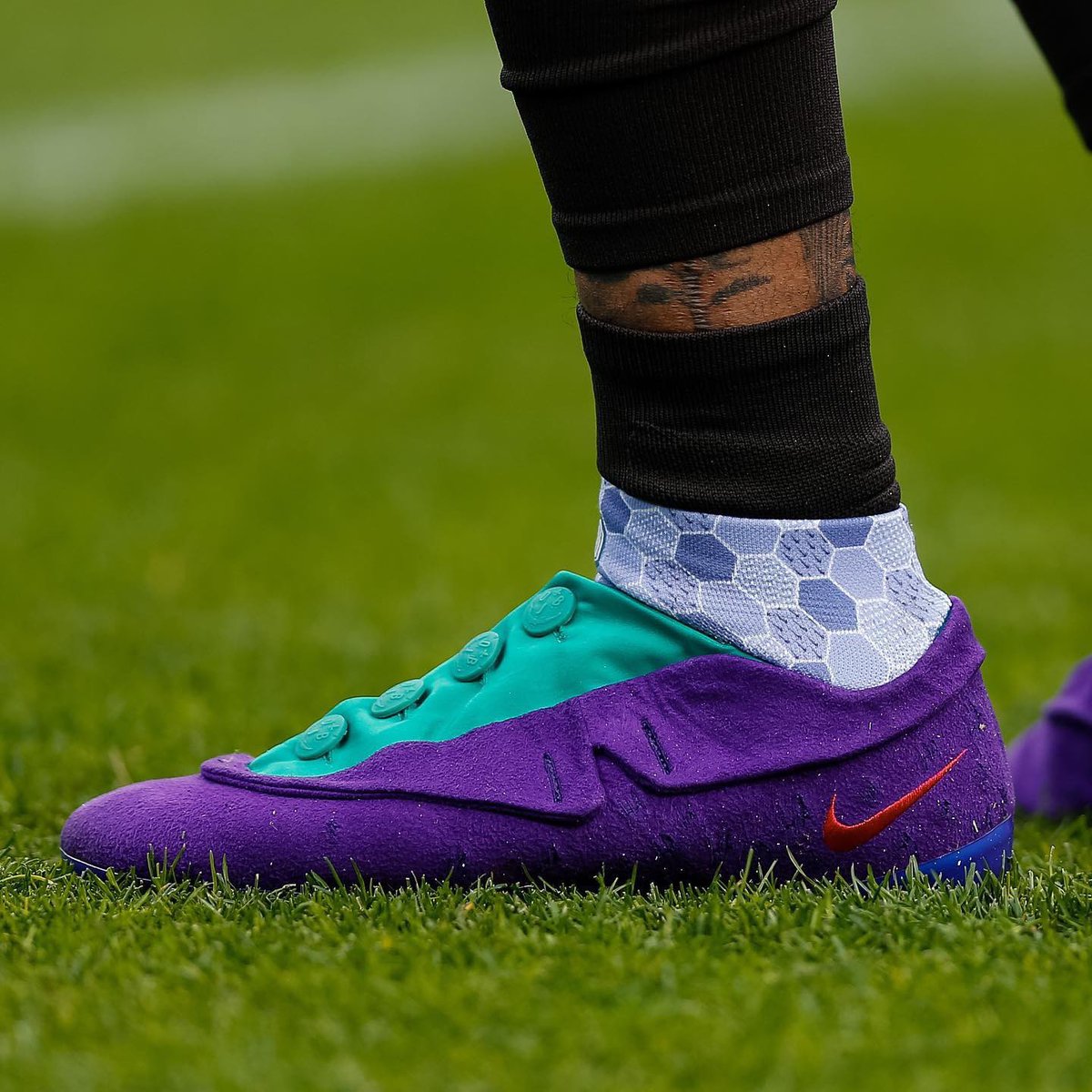 obj joker cleats