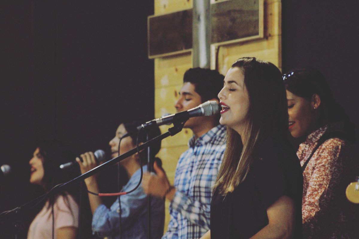 scshch412's tweet photo. Nuestra Pasión es por ti Dios , apasionadamente te buscamos y nos asombra poder verte y sentirnos en tus brazos , excelente Domingo!! #DominoEnCasa #SCSFamilia #SCSHCH412 https://t.co/KNqQHaoB8M