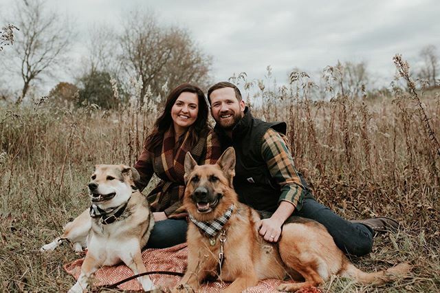 BetsyJoye's tweet photo. My little family. 🧡 https://t.co/VO7Qh2Wnh5 https://t.co/G3DxjG4Qtk