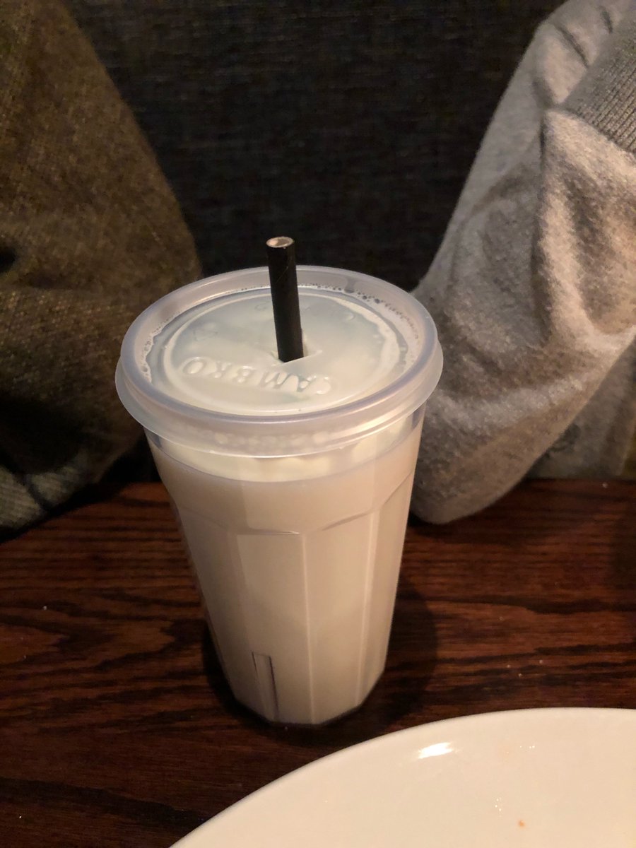 ChrisDodier's tweet photo. Had dinner @TheKeg last night. My daughter was happy to get a paper straw with her milk. That quickly turned to disappointment when she saw the single use plastic lid. #plasticfreefail https://t.co/6tmrqpvfqv