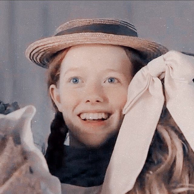 gilbert reading his girlfriend’s article and defending her in front of everyone IS ALL I NEEDED  #annewithane