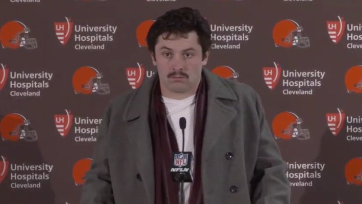 NFLMemes's tweet photo. Browns during the offseason vs Browns during the season https://t.co/ugY9ogSZgP