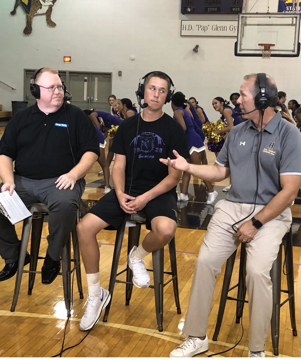 MaleBulldogs's tweet photo. 🏈🏈Final tweet for weekend..how about our Senior QB, #18 Elijah Parish.  No hype, awkward throwing motion, not very fast, BLAH BLAH BLAH. Kid is 10-0 in first year as starter. And I know this..like 2018🏆 @LMHSCoachWolfe isn’t trading him for any QB in the state.
#LEADER
#BEAST https://t.co/tVmp1OeeCf