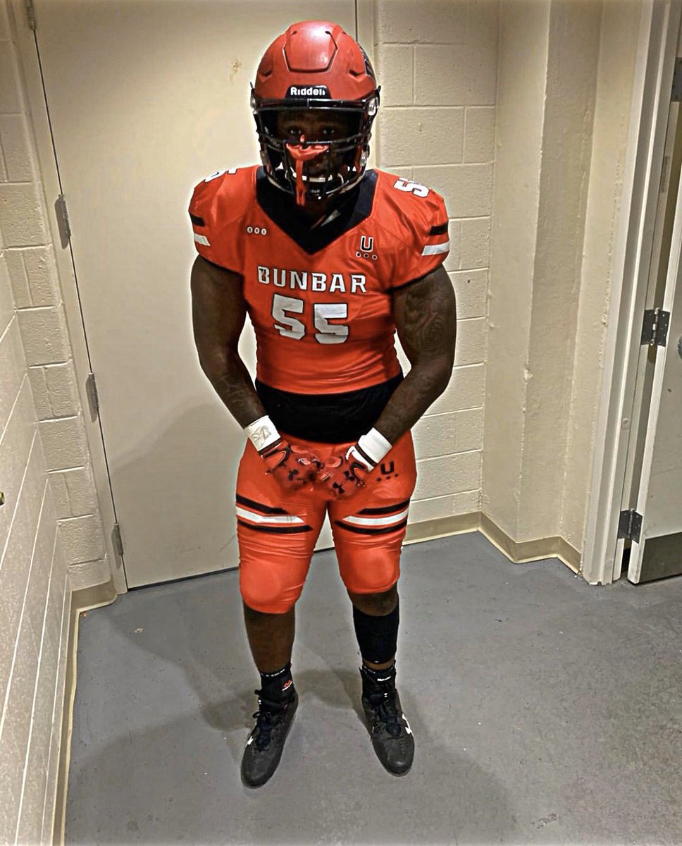 Unison__LLC's tweet photo. It is truly my pleasure to say that I was able to help my Alma mater Dunbar🔴⚫️get new uniforms through my Athletic Apparel company @unisonthebrand Good Luck on this season #RollTide 🌊 #DunMob #ValleyBoyz https://t.co/gHm6OPUcdU