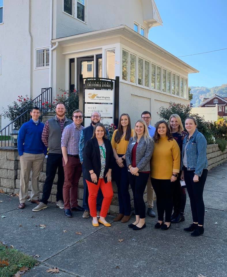 wvaop's tweet photo. Great having our future colleagues visit us for the “Bridge the Gap” student program. #FutureOD #WVEyes https://t.co/kEv5xGe3ND