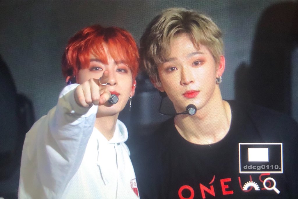 ddcg0110's tweet photo. #손동주 #시온 #XION #シオン
#원어스 #ONEUS #ワンアス
191103 Fly With Us in New York
  
동주야 고마오......😂😂😂😭😭😭 https://t.co/K5TR1kf2pW