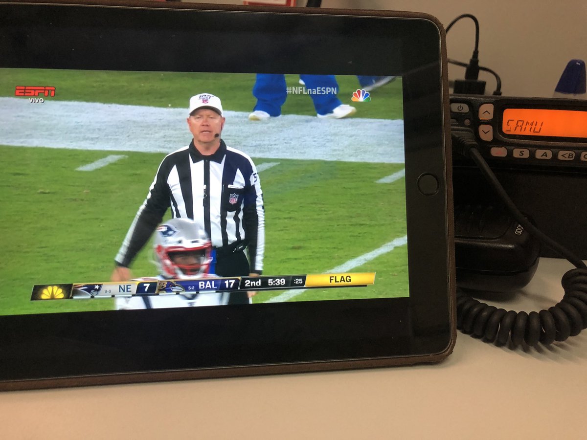 bracos99's tweet photo. Plantão de regulação médica no SAMU e acompanhando a #NFLnaESPN #ChamaOSAMU #GoPatriots @everaldomarques @pauloantunes https://t.co/X8evtoyEd5