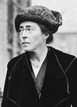  #MiniMná number 4 is Hanna Sheehy Skeffington - suffragette, campaigner against misogynistic articles in the Constitution, and jailed for smashing a window at Dublin Castle in protest. "Until the women of Ireland are free, the men will not achieve emancipation".  #Mnávember