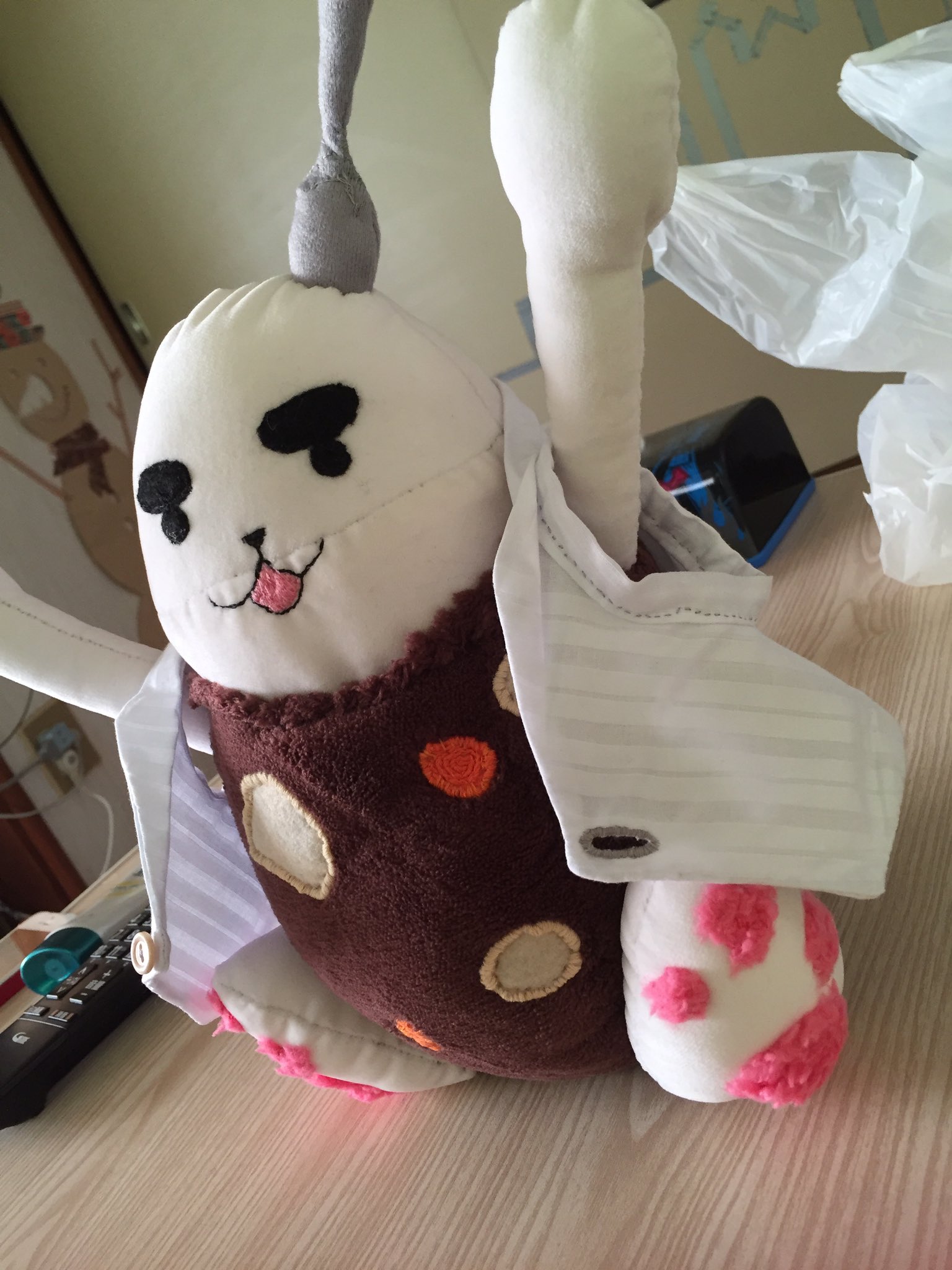 ちり オーダーメイドで ぬいぐるみ作ります W 推しやオリキャラ 子供さんの落書き等 一つ一つ手縫いで型紙から作るので完全オリジナルの世界で一つだけのぬいになります 商売でなく完全に趣味なので材料費のみで出来たらな と ジャンル問いませ